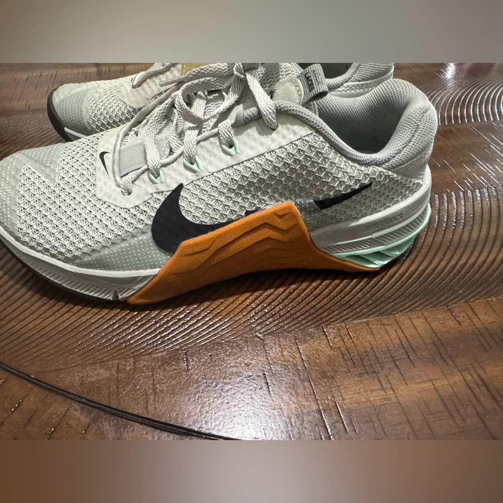 Nike Light Gray Running Shoes